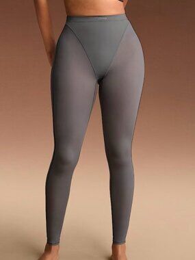 NikeSKIMS WEIGHTLESS LAYERS V-LINE 26" LEGGING | Lead | Size XL RARE FIND